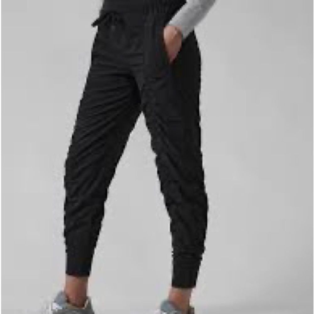 Athleta Altitude Lined Jogger Pant Joggers Blackwomens Sz 2
